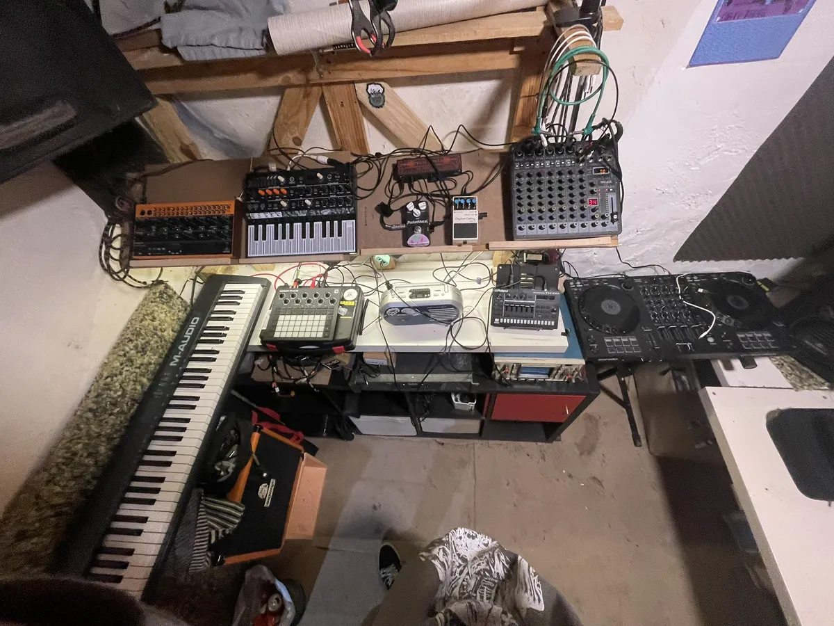 Estudio de grabacion electronica en Kilker Etxea